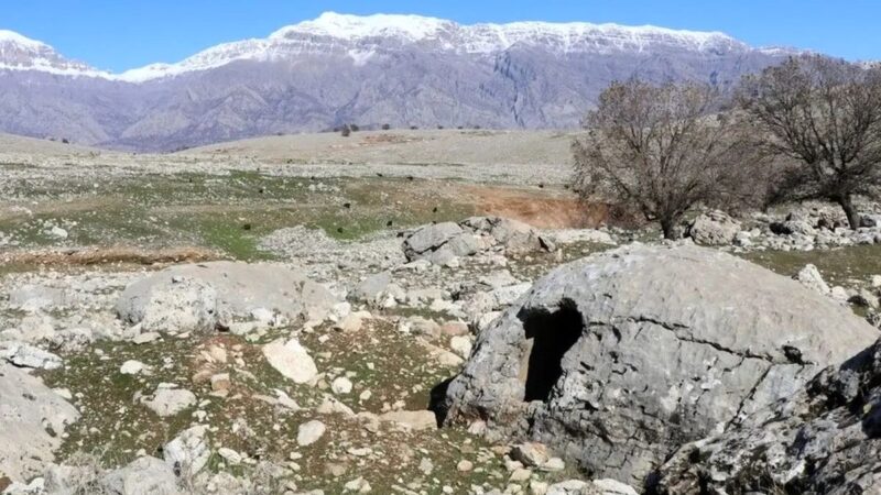 کشف کتیبه اسرارآمیز نبرد پهلوان و مار در دل کوه‌های خوزستان؛ رمزگشایی از افسانه‌ای باستانی که دنیا را شگفت‌زده کرد