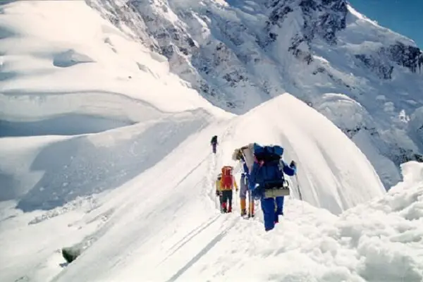 کشف دلخراش پیکر بانوی کوهنورد در ارتفاعات سرد دماوند؛ تلاش‌های نجات بی‌نتیجه ماند