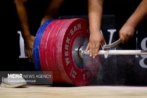 نادری فاش کرد: چرا قرارداد وزنه‌برداران هنوز از سایر رشته‌ها عقب است؟