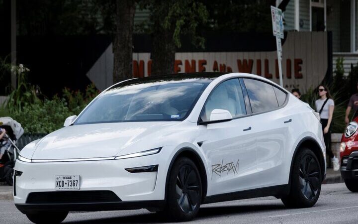 تسلا در آستین؛ تاکسی روباتیک مدل Y بدون راننده خیابان‌ها را فتح کرد!