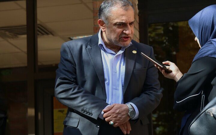 واکنش تند رئیس دانشگاه شریف به تماس‌های جنجالی با خانواده دانشجویان درباره پوشش