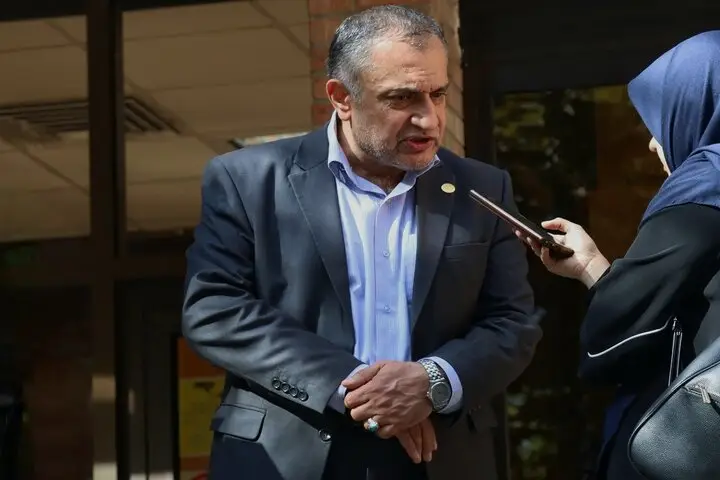 واکنش تند رئیس دانشگاه شریف به تماس‌های جنجالی با خانواده دانشجویان درباره پوشش