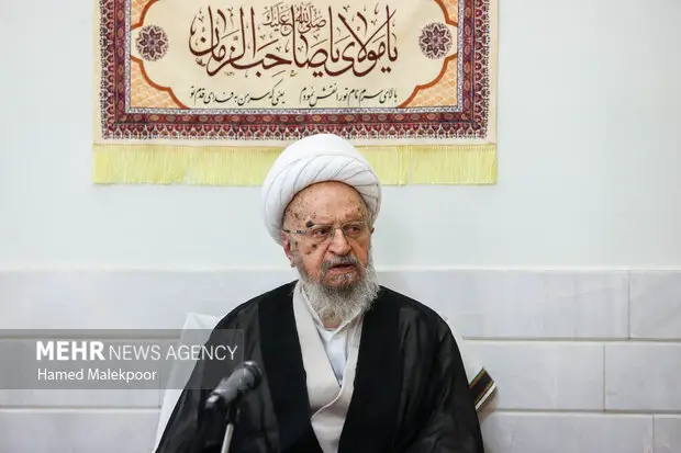 آیت‌الله مکارم شیرازی: دریافت حق‌الوکاله‌های نجومی، خط قرمز شرع و انصاف است!
