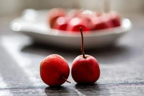 میوه قرمزی که قلب شما را بیمه می‌کند و آرامش را به ذهن هدیه می‌دهد!