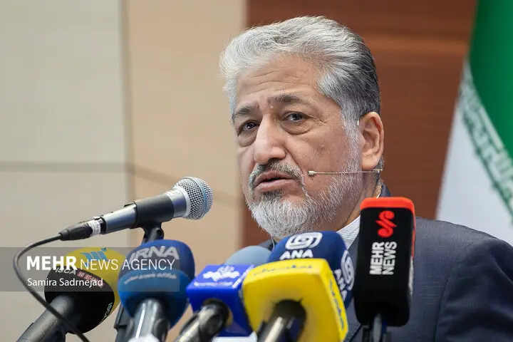 درخواست رئیس دانشگاه آزاد از رئیس جمهور