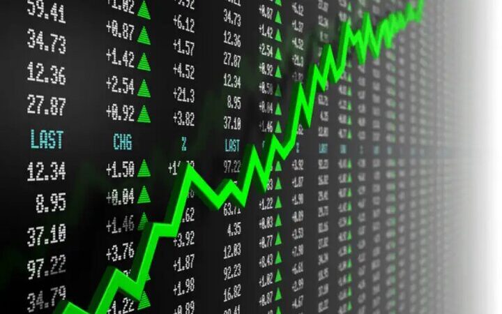 شاخص کل بورس برای نخستین بار از مرز ۳.۹ میلیون واحد عبور کرد؛ بازار سرمایه در اوج نشاط!