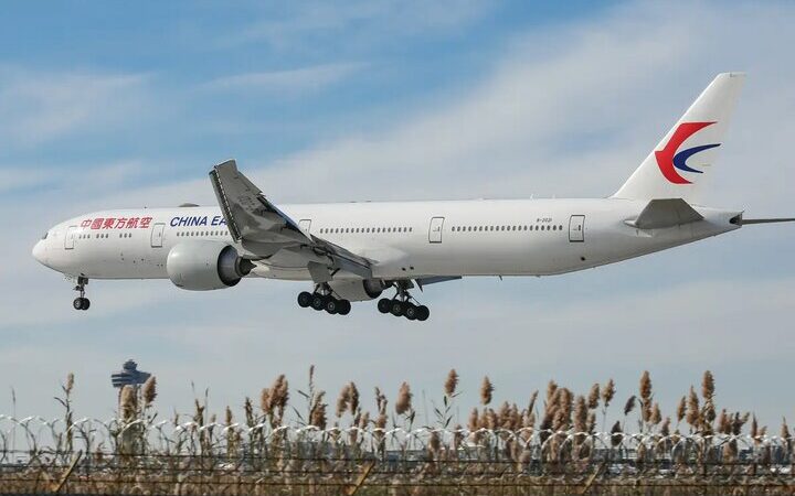 فرود اضطراری پرواز زاهدان به جده در شیراز به دلیل ناراحتی قلبی مسافر!