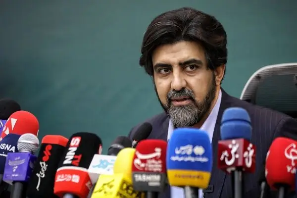 افشای نقش دوگانه اعضای شورای شهر؛ تخریب شهردار و همزمان نقش در هیئت تطبیق قوانین مجلس!