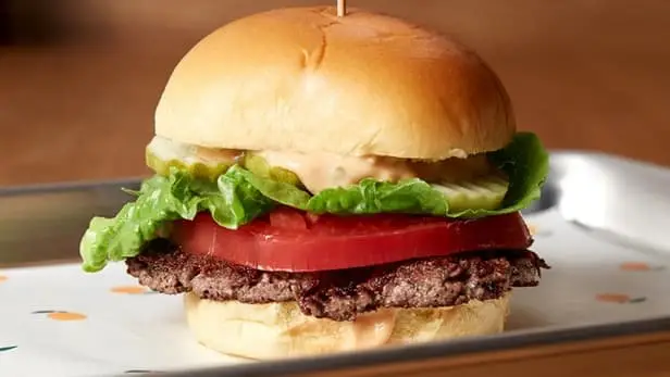 ماجرای هولناک مردی که با یک همبرگر ساده به کام مرگ رفت!