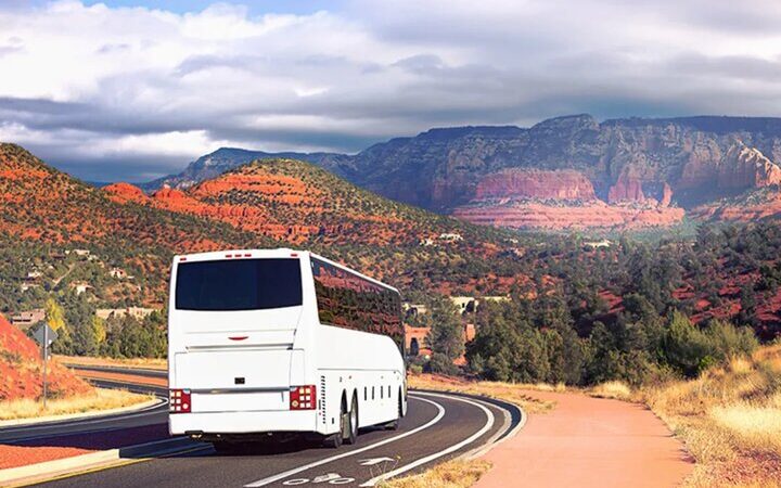 فرمان در دستان دو زن؛ رانندگان نمونه‌ای که جاده‌های تهران را تسخیر کردند!