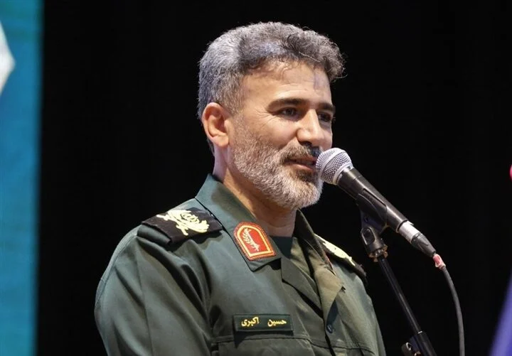 اکبری: سپاه، پیشگام واقعی محرومیت‌زدایی و خادم صادق مردم است