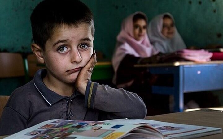 دهه شصتی‌ها بین خاطرات نیمکت‌های سه نفره و کابوس بازنشستگی؛ چرا آرامش دور از دسترس است؟