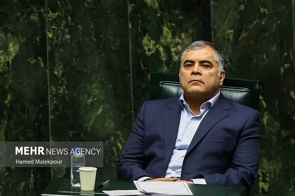 پاک‌نژاد: حجم فروش نفت همچنان در سطح مطلوبی باقی ماند!