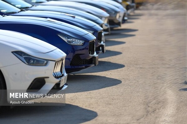 رکود سنگین در بازار خودرو بندرعباس؛ تورم نفس خریداران را برید!
