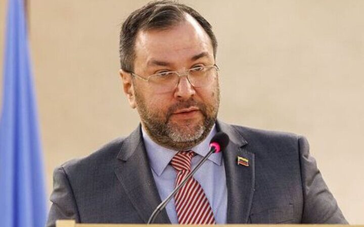 وزیر خارجه ونزوئلا هشدار داد: مارکو روبیو آمریکا را به لبه جنگ می‌کشاند!