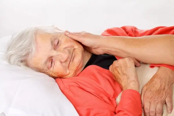 آپنه خواب درمان نشده؛ تهدیدی پنهان که احتمال پارکینسون را دو برابر می‌کند!