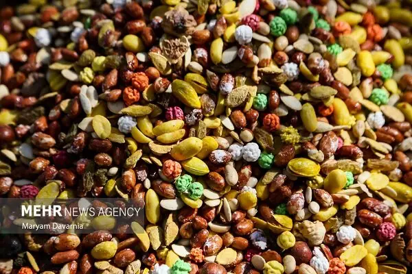 رکود عجیب در بازار آجیل شب یلدا بجنورد؛ خریدها نصف شد!