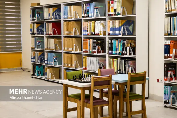 شهرداری قرچک با اهدای ۱۸۸ کتاب، فرهنگ مطالعه را در کتابخانه‌ها زنده کرد!