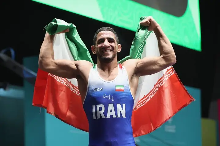 عموزاد و اسماعیلی در صدر برترین‌های رنکینگ جهانی کشتی ۲۰۲۵؛ رقابتی نفس‌گیر در راه قهرمانی!