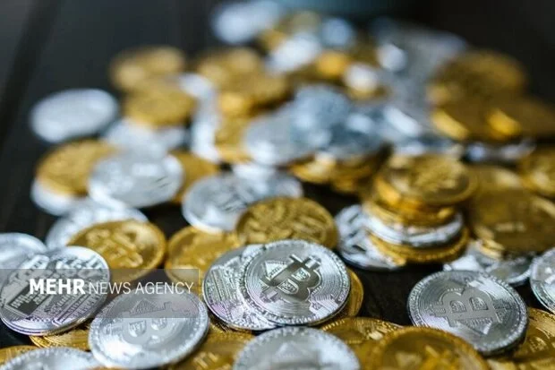 بیت کوین دوباره در بازی نوسان بین ۹۰ تا ۹۲ هزار دلار؛ بازار رمزارزها به کدام سمت می‌رود؟