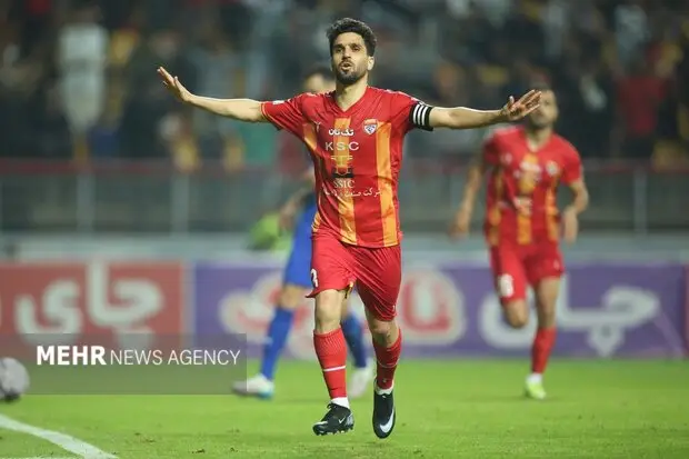 مطهری: اخراج ناباورانه گل‌محمدی؛ داور چهارم بازی را به هم زد!