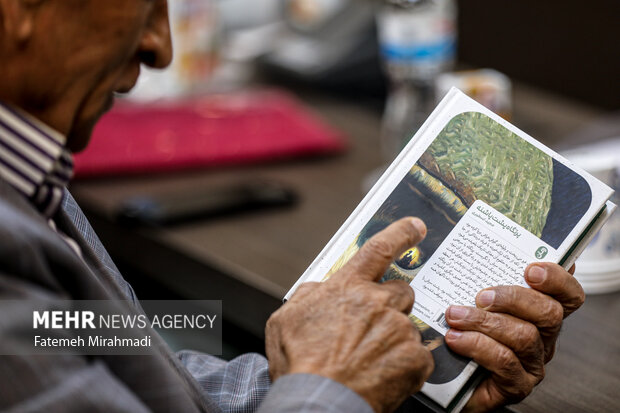 ادبیات داستانی چگونه فراتر از خاطره‌نگاری، جهان درونی قهرمان را می‌سازد؟