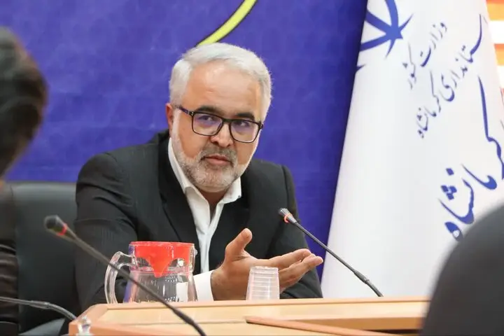 فرماندار کرمانشاه: فیروزآباد در آستانه تبدیل شدن به قطب بزرگ تولید زعفران است!
