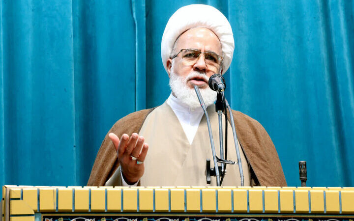 امام جمعه کرمانشاه: ملت ایران در جنگ شناختی دشمن را زمین‌گیر می‌کند!