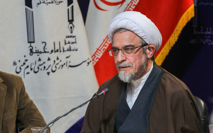 چگونه انقلاب اسلامی در دل تاریکی‌های جهان، شعله احیای دین را روشن کرد؟