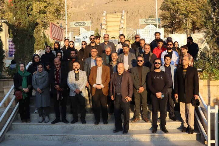 آغاز متفاوت جشنواره تئاتر کرمان با ادای احترام ویژه در گلزار شهدا