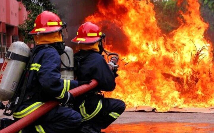 آتش‌سوزی مرگبار در واحد صنعتی دولت‌آباد؛ ۹ کارگر جان باختند