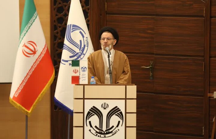 آیت‌الله قاضی؛ روحانی کم‌نظیری که از روزنامه‌نگاری تا کارخانه برق را هدایت کرد!