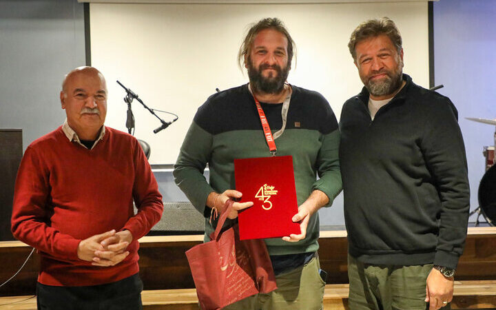 ایرج طهماسب در مراسم دارالفنون جشنواره جهانی فیلم فجر؛ برترین‌های دانشجویی معرفی شدند!