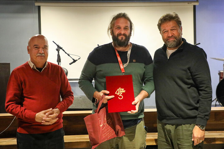 ایرج طهماسب در مراسم دارالفنون جشنواره جهانی فیلم فجر؛ برترین‌های دانشجویی معرفی شدند!