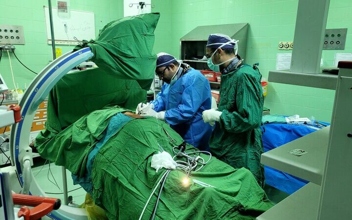 نجات معجزه‌آسا دختر 11 ساله کاشانی از توده عظیم مو در معده!