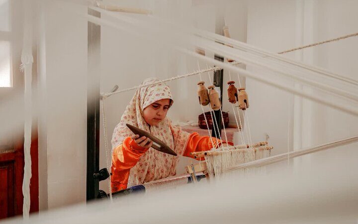 صادرات ۸۰۰ میلیون ریالی نساجی خراسان جنوبی؛ هنر بافته‌های سنتی در جهان می‌درخشد