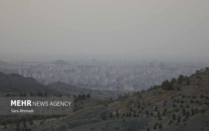 آلودگی هوای مشهد نفس شهر را به شماره انداخت؛ واکنش‌ها و راهکارها چیست؟