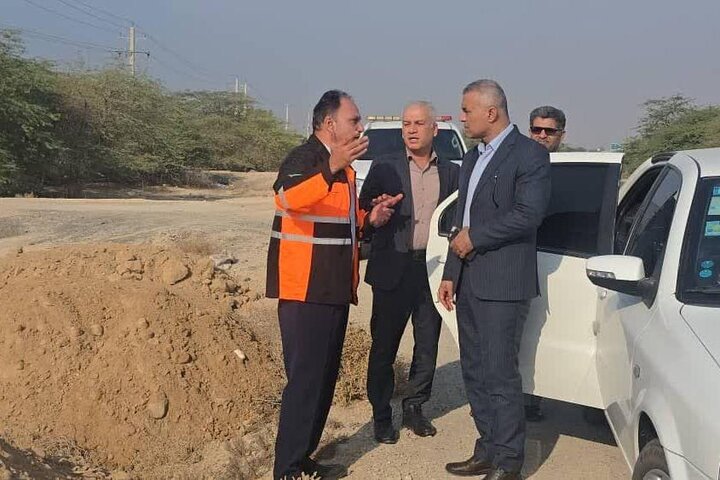 فرماندار گناوه: ارتقای ایمنی راه‌ها از اولویت‌های شهرستان است - وب‌گردی