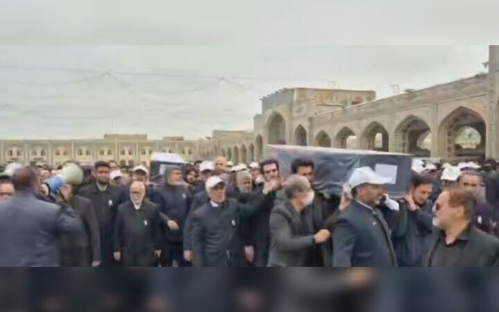 تشییع باشکوه پیکر همسر و فرزند معاون رئیس‌جمهور در مشهد، دل‌ها را به درد آورد