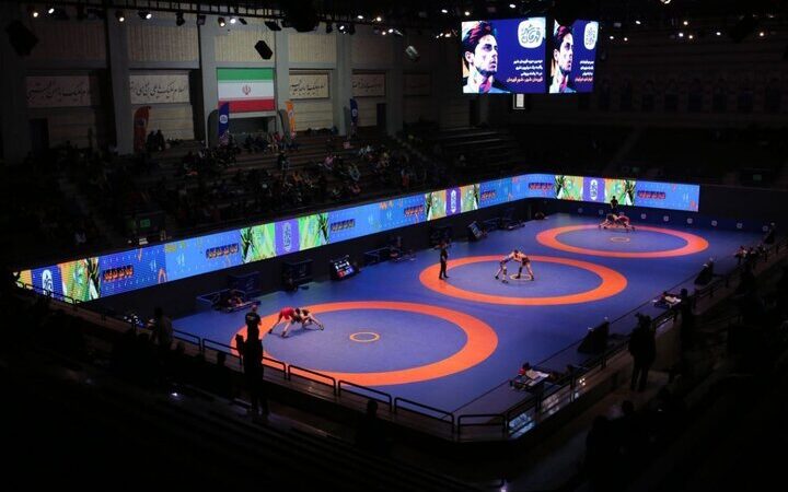 اعتراض تند کمیل قاسمی به داوری فینال کشتی؛ استقلالی‌ها سالن را ترک کردند!