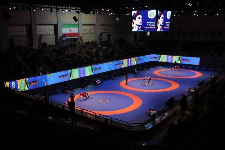 اعتراض تند کمیل قاسمی به داوری فینال کشتی؛ استقلالی‌ها سالن را ترک کردند!