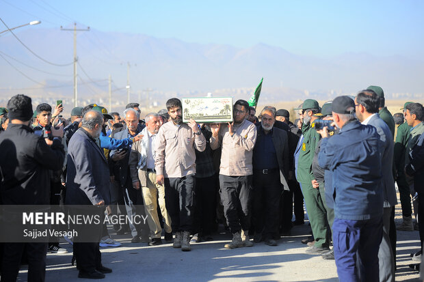 شاهرود در سوگ شهید گمنام؛ حضور بی‌نظیر مردم در مراسم وداع و تشییع