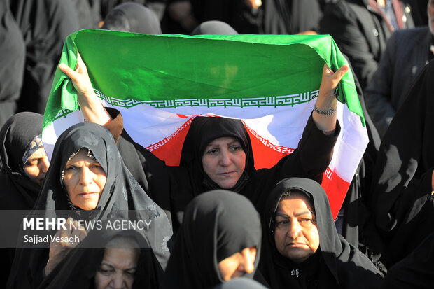 آسمان سمنان به احترام سه شهید گمنام، میزبان فرشتگان شد