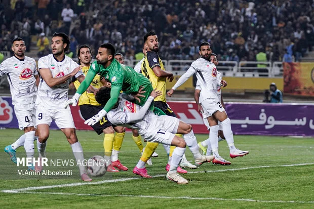 سقوط غیرمنتظره استقلال در هفته‌ای که سپاهان به اوج رسید؛ زنگ خطر جدی برای تراکتور به صدا درآمد!