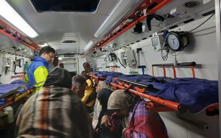 واژگونی هولناک اتوبوس در کمربندی شرقی بیستون با ۲۵ مجروح!