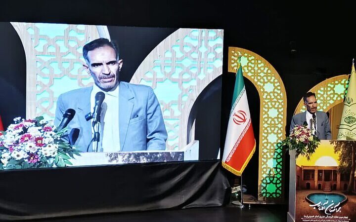 بیات: بخش خصوصی، کلید طلایی توسعه میراث فرهنگی خمین است