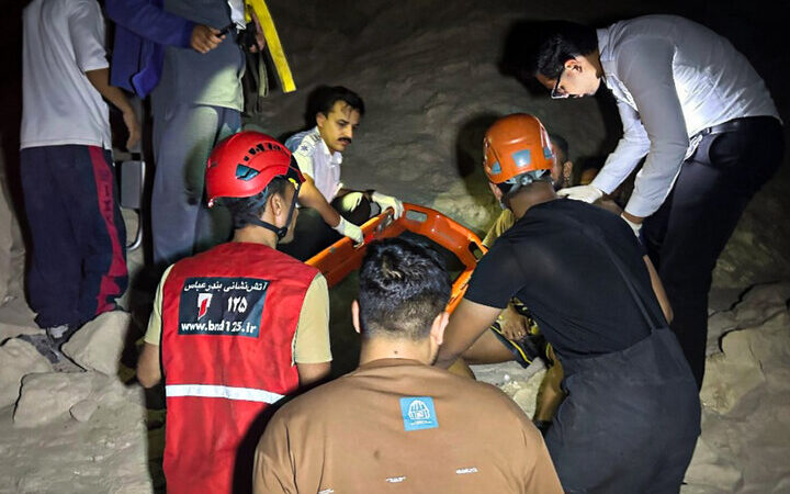 نجات معجزه‌آسا از سقوط مرگبار در پارک پنجه‌علی بندرعباس!