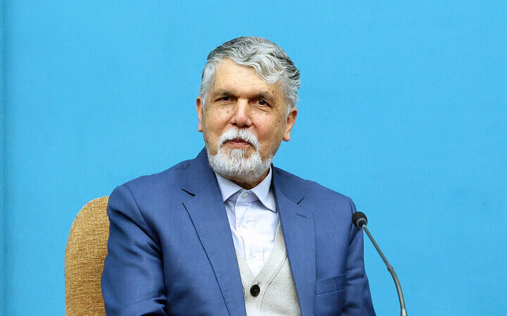 وزیر ارشاد در پیامی تأثرانگیز درگذشت بهرام بیضایی را تسلیت گفت
