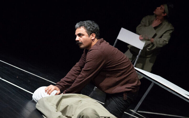 ماجرای عجیب گران شدن قبر یک عموی دیوانه در نمایش تئاتر؛ بازیگر برای نقش خود را وقف کرد!