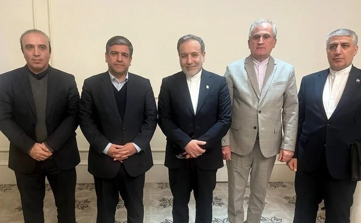 نشست استاندار اردبیل با وزیر امور خارجه در سفر به جمهوری آذربایجان